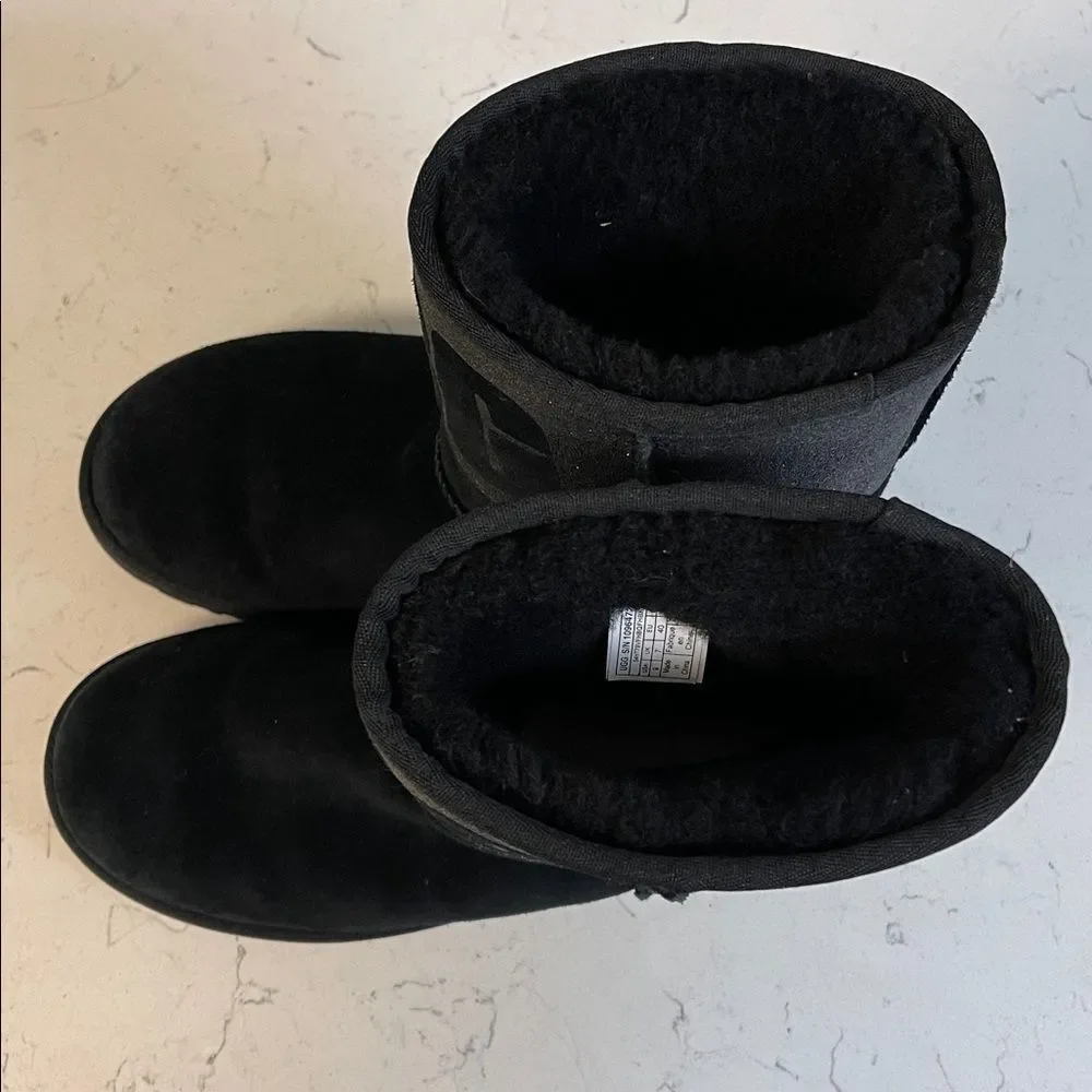 UGG Women's Classic Short Boot - Sparkles Size 9 - Black